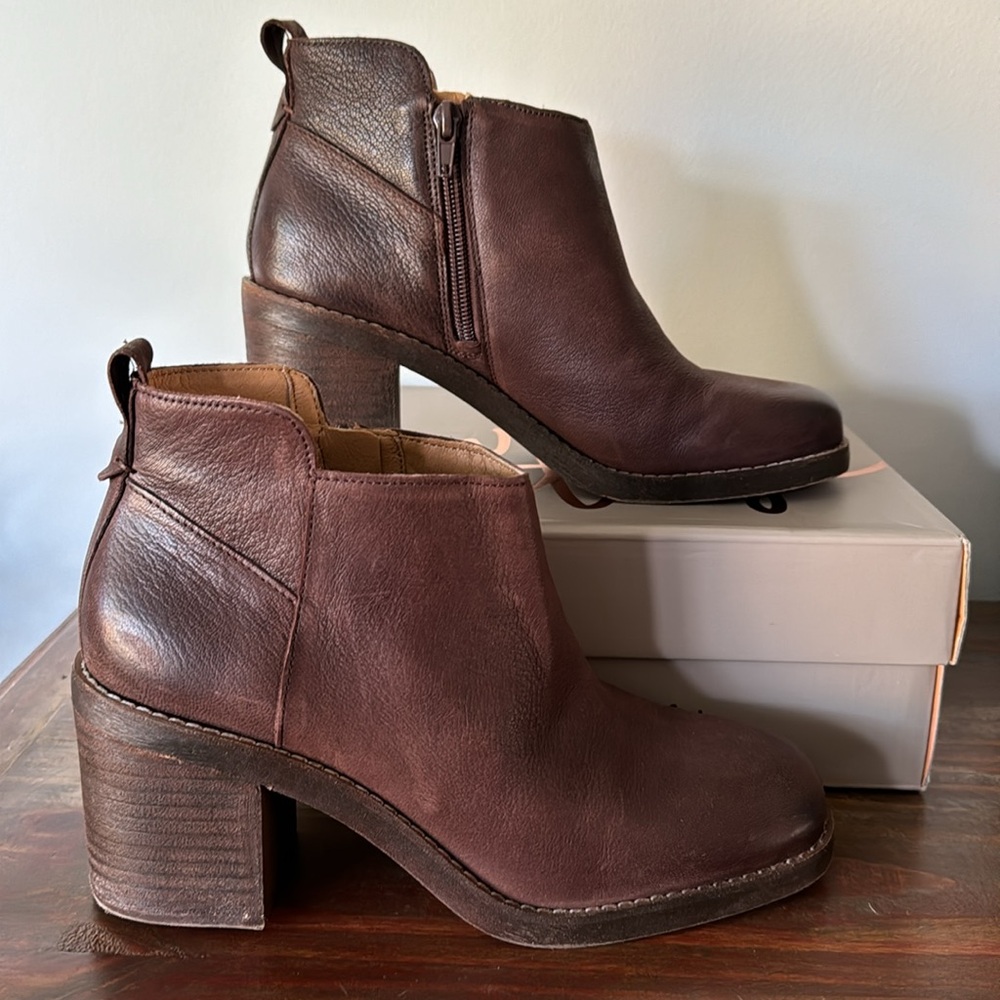 🆕 - Crown Vintage Leather Hashel Bootie - Brown - Size 8.5